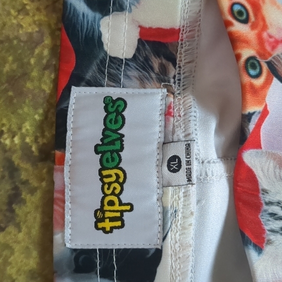 Tipsy elves cats in Santa hats leggings size XL - Picture 3 of 5